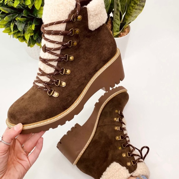 NIB CORKYS ” Squad “Chocolate Shearling Ankle Boots/ Booties - Picture 6 of 13
